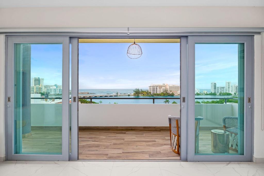 Don Rafa Boutique Hotel And Residences Port Of San Juan Room Balcony